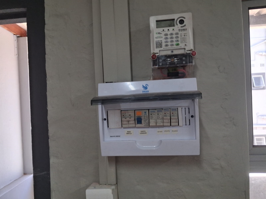 To Let 1 Bedroom Property for Rent in Southernwood Eastern Cape